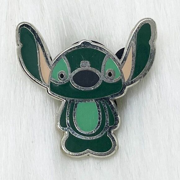 🔮‎ 5/$25 Disney Lilo And Stitch Green Stitch Pin - Picture 1 of 2